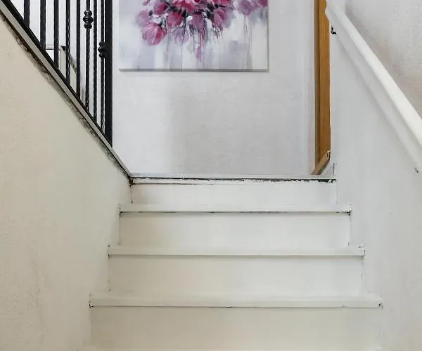 Апартаменты Old Town Charming Nest