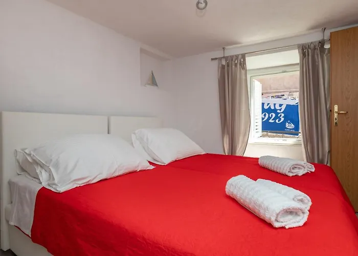 Апартаменты Old Town Charming Nest *