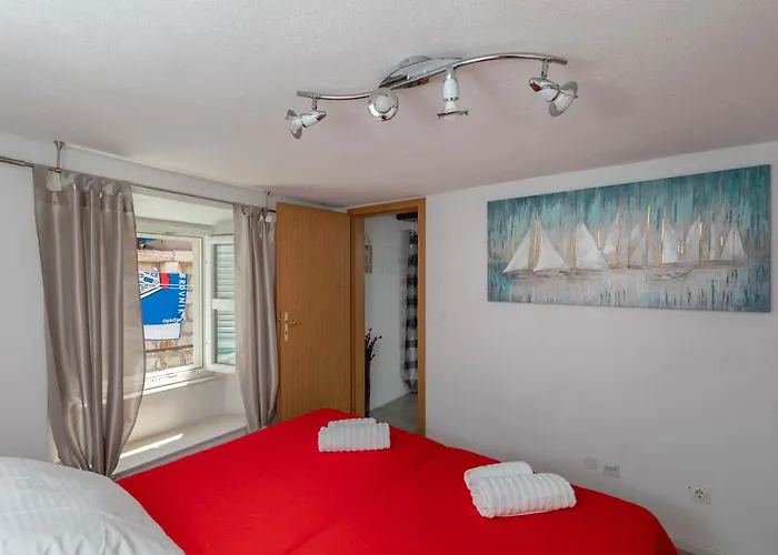 Апартаменты Old Town Charming Nest